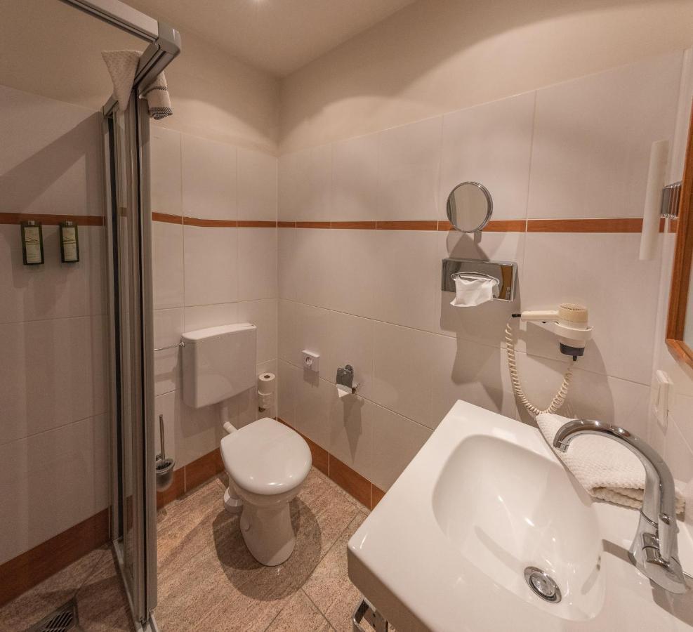 Struck Landhotel & Spa Attendorn Eksteriør billede